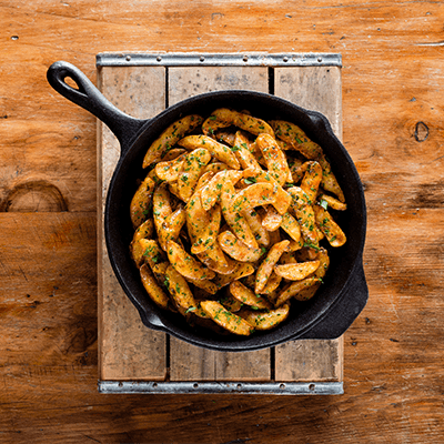 Rustic Potatoes με μαϊντανό και σωσ γιαουρτιού